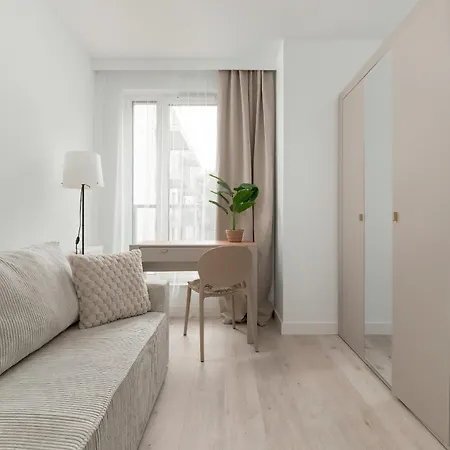Exceptional Apartment With Parking By Noclegi Renters Katovice Exteriér fotografie