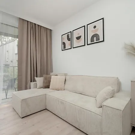Exceptional Apartment With Parking By Noclegi Renters Katovice Exteriér fotografie
